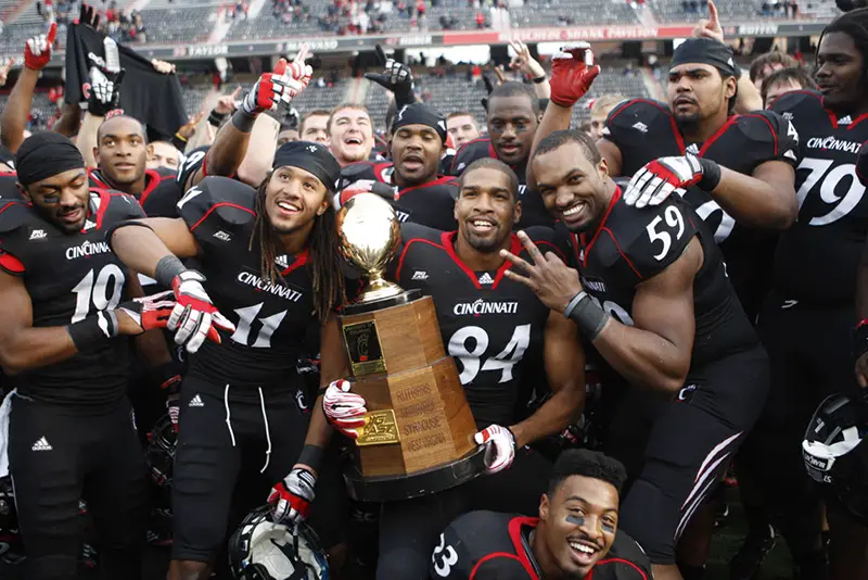 2011: The Bearcats win their fourth Big East title in football