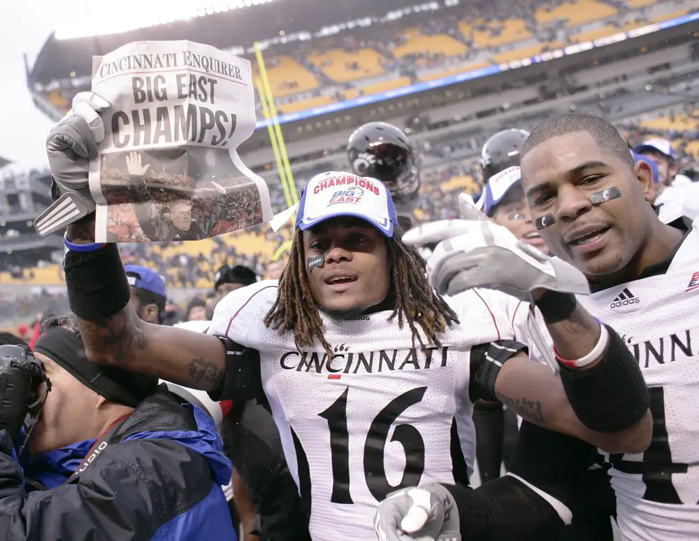2009: The Bearcats win their third Big East title in football