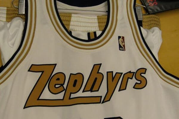 Chicago Packers changed their name to the Zephyrs date