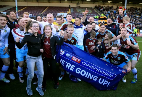 Burnley FC wins promotion back to the Premier League as champions 2016