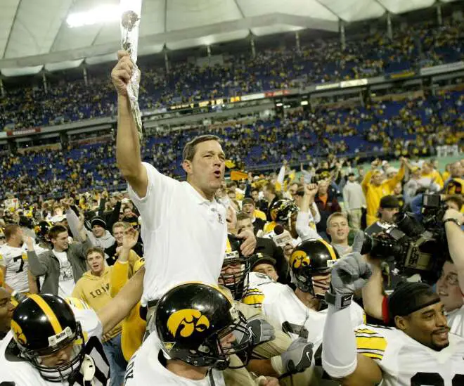 Iowa Hawkeyes football team wins Big Ten title 2002