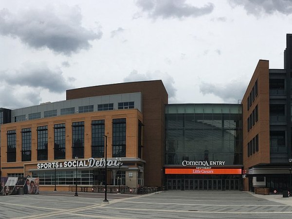 Little_Caesars_Arena_panorama