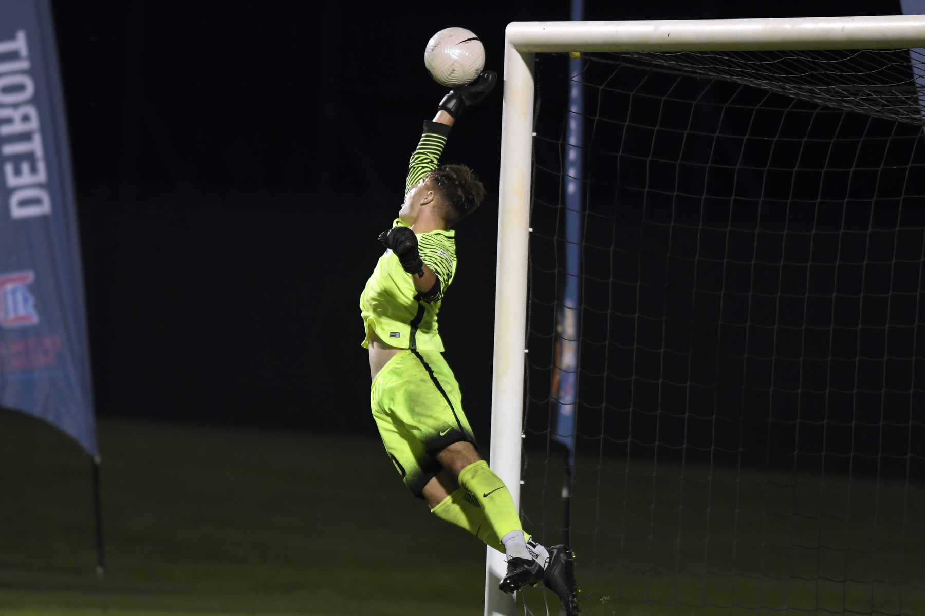 Oakland Golden Grizzlies Soccer