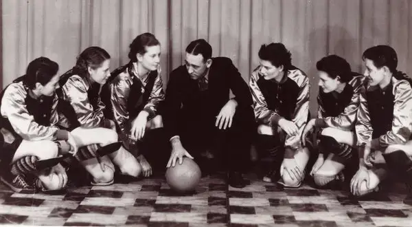 All-American Red Heads NBA Hall of Fame